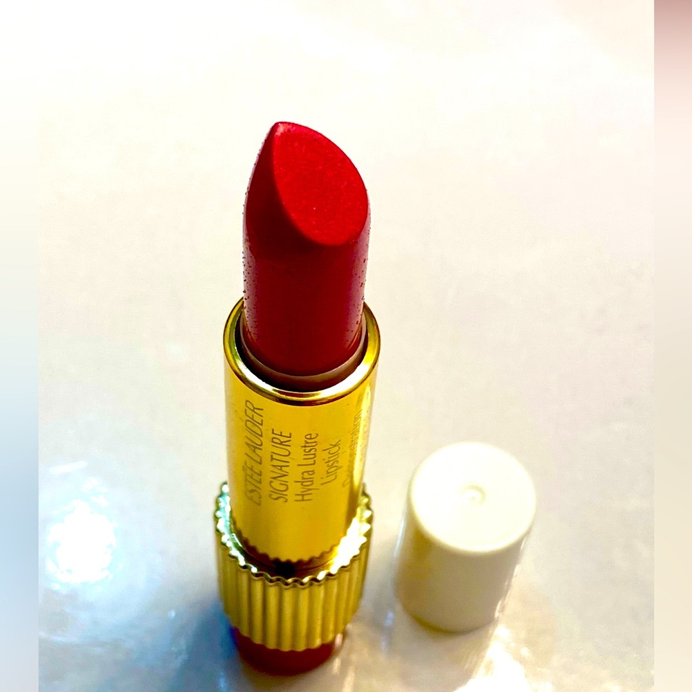 Estee Lauder Rich Berry Matte Lipstick Luxurious Finish
